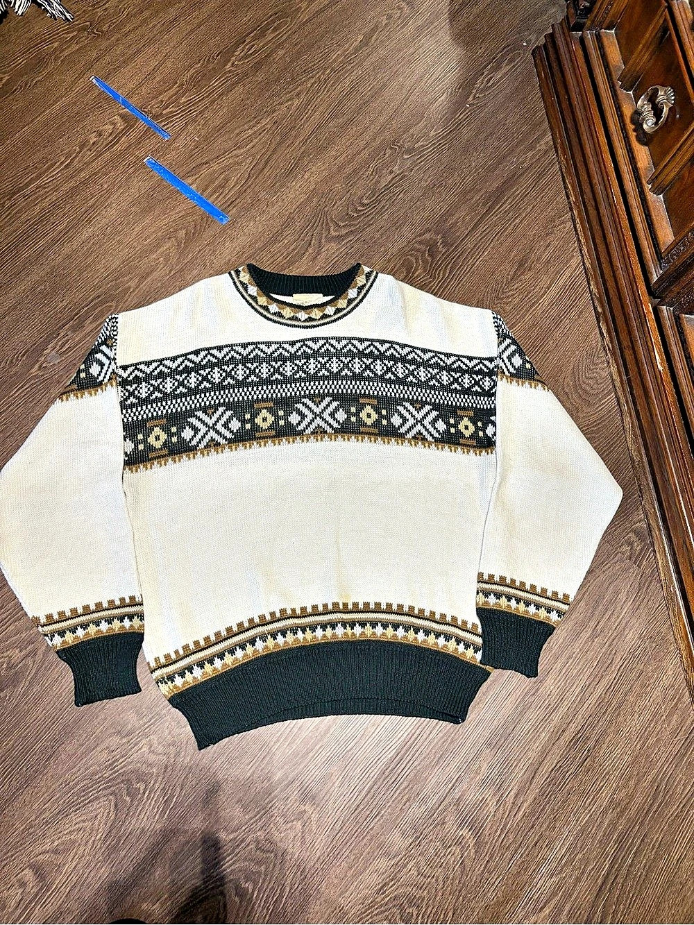 Express Men's Geometric Crewneck Sweater Size Large